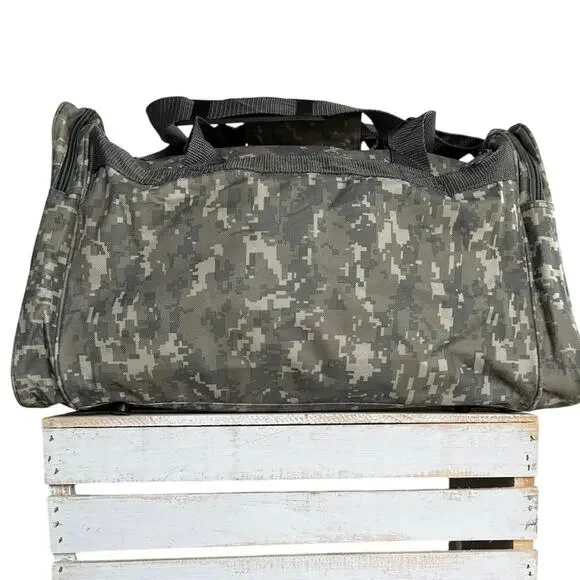 NRA Digital Camo Duffel Hunting Travel Gym Luggage Bag with Shoulder Strap - Picture 3 of 9